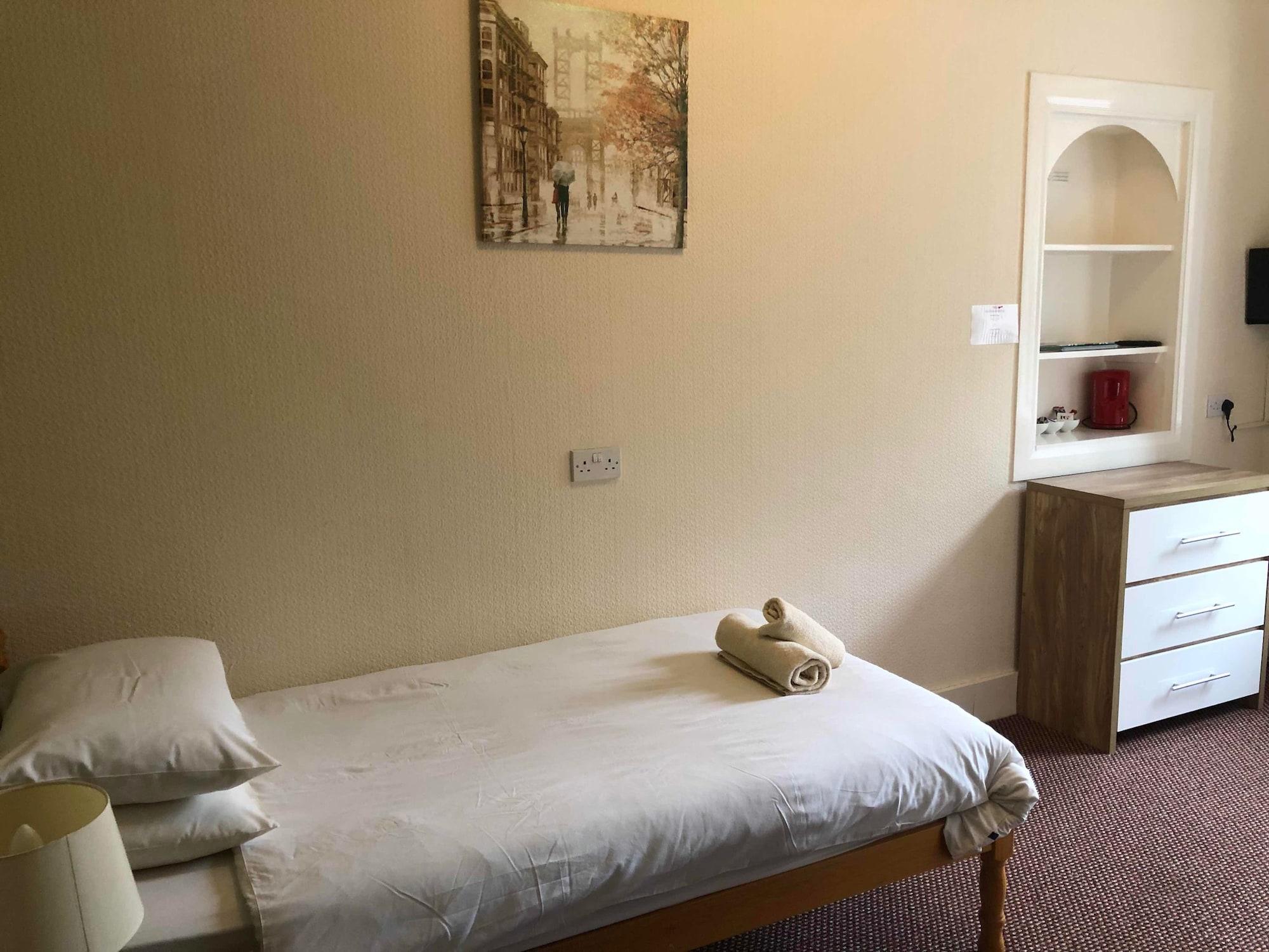 Oyo Eastbank Hotel, Speyside Scotland Rothes المظهر الخارجي الصورة